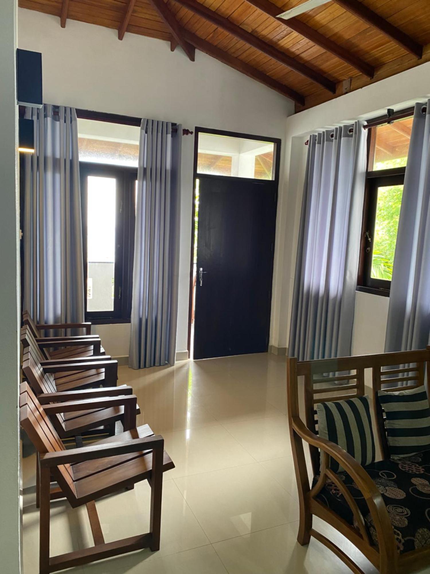 Unawatuna Beach Bungalow - Exterior photo