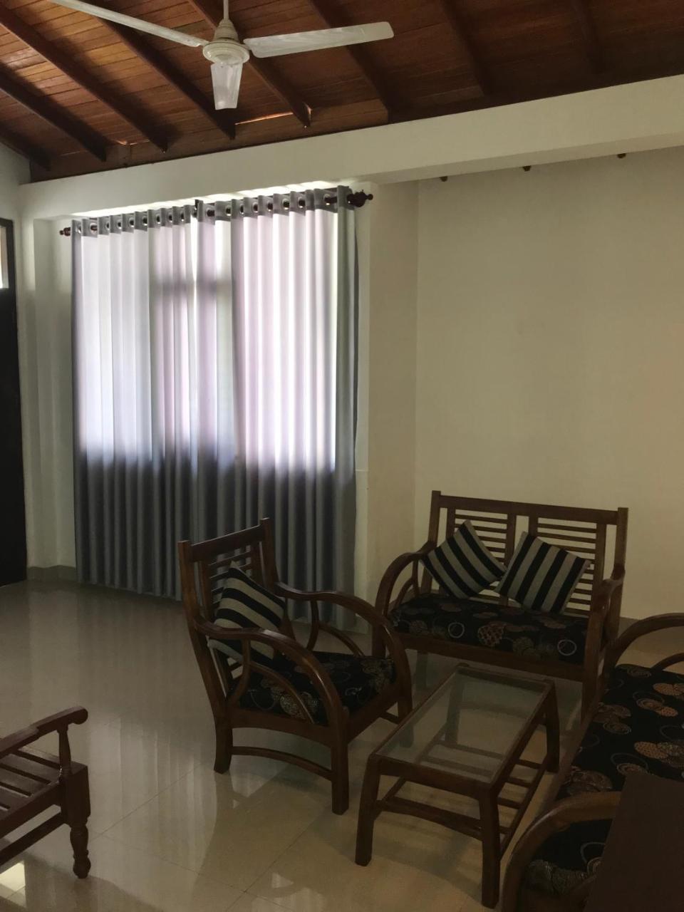 Unawatuna Beach Bungalow - Exterior photo