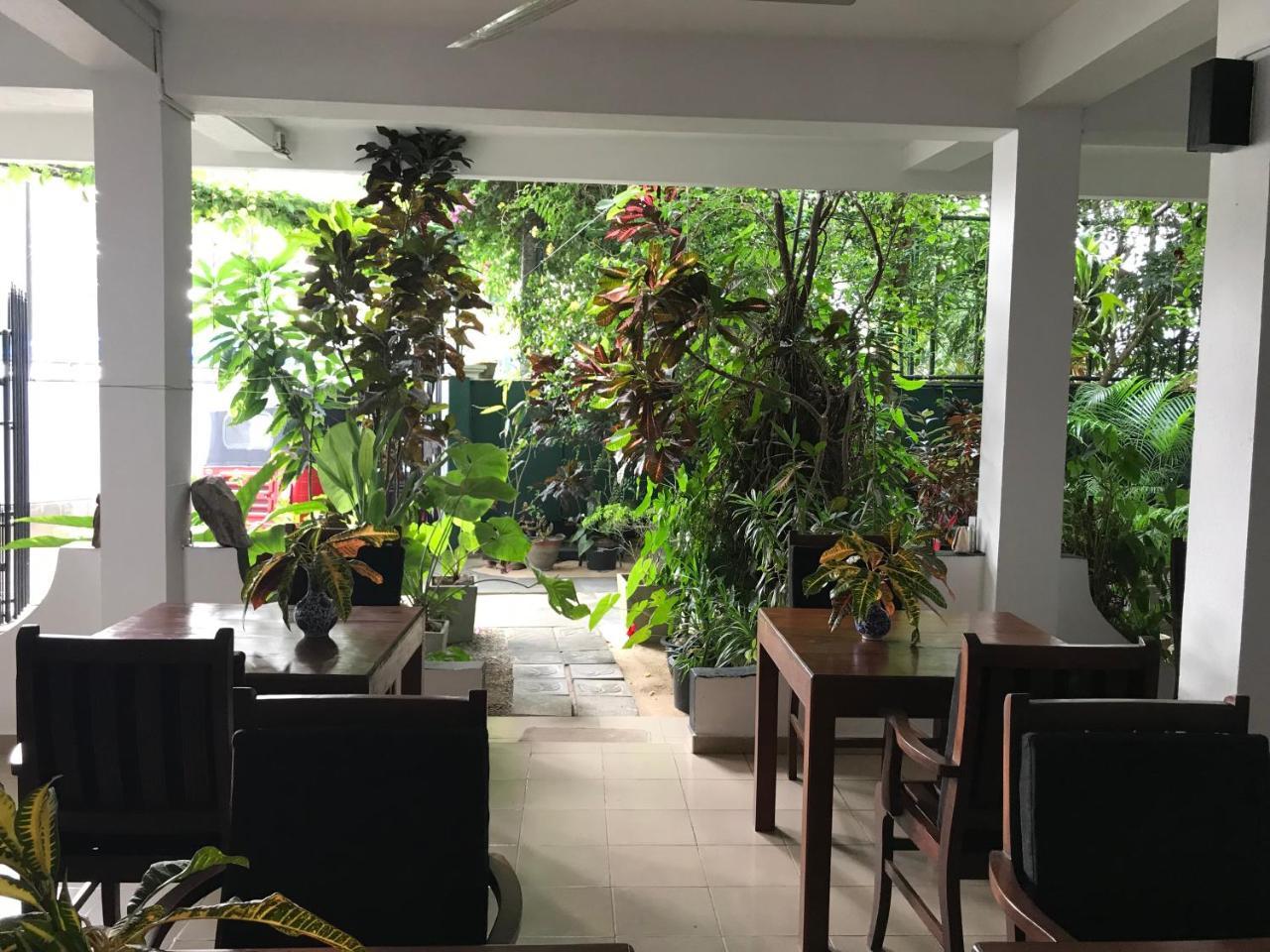 Unawatuna Beach Bungalow - Exterior photo